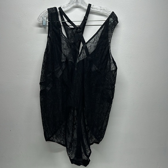 Torrid Lacy Bondage Bodysuit Neck Harness Semi Sheer Lace Black Plus Size 6X - Picture 4 of 9